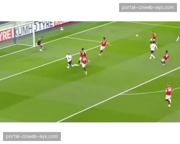 特写:手术后首次回归球场训练,博斯科维奇进行低强度有球练习 特写:手术后首次回归球场训练,博斯科维奇进行低强度有球练习